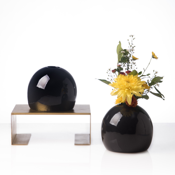 Pearl Medium Vase With Stand